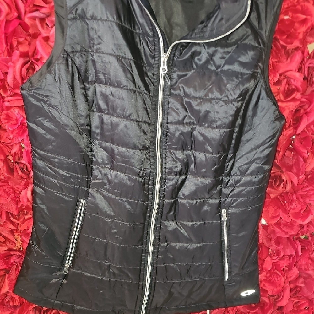 Champion Women's Black Puffer Vest Size Medium